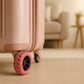 LuggageGrip™ – Der leise Silikon-Schutz für deine Kofferrollen